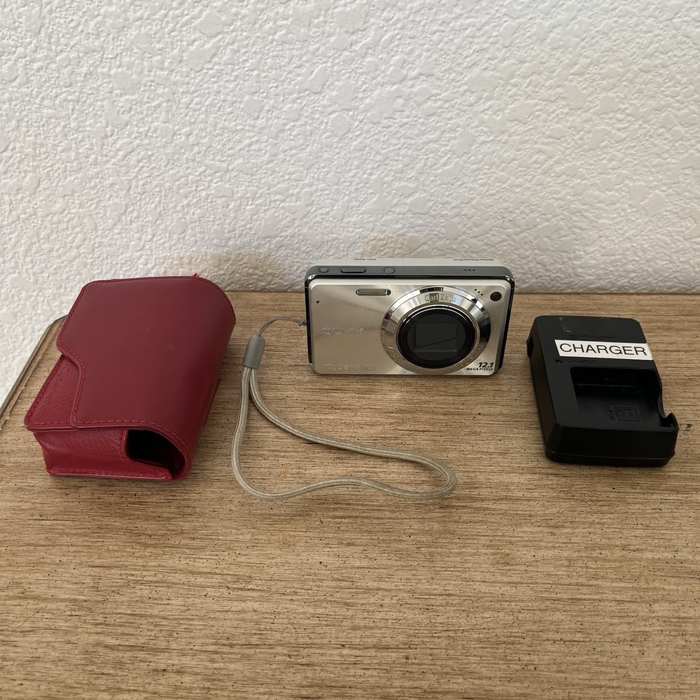 Sony Cyber-shot DSC-W290 12.1MP Digital Camera W/ Battery & Charger Silver Read!